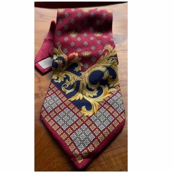 Versace Handmade Elegant Red & Gold Men's Tie